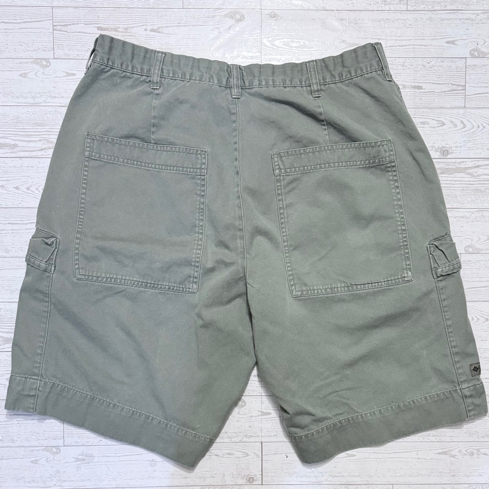 Columbia Cargo Shorts, Green Outdoor Utility Hiking — Size 36 - Picture 2 of 6